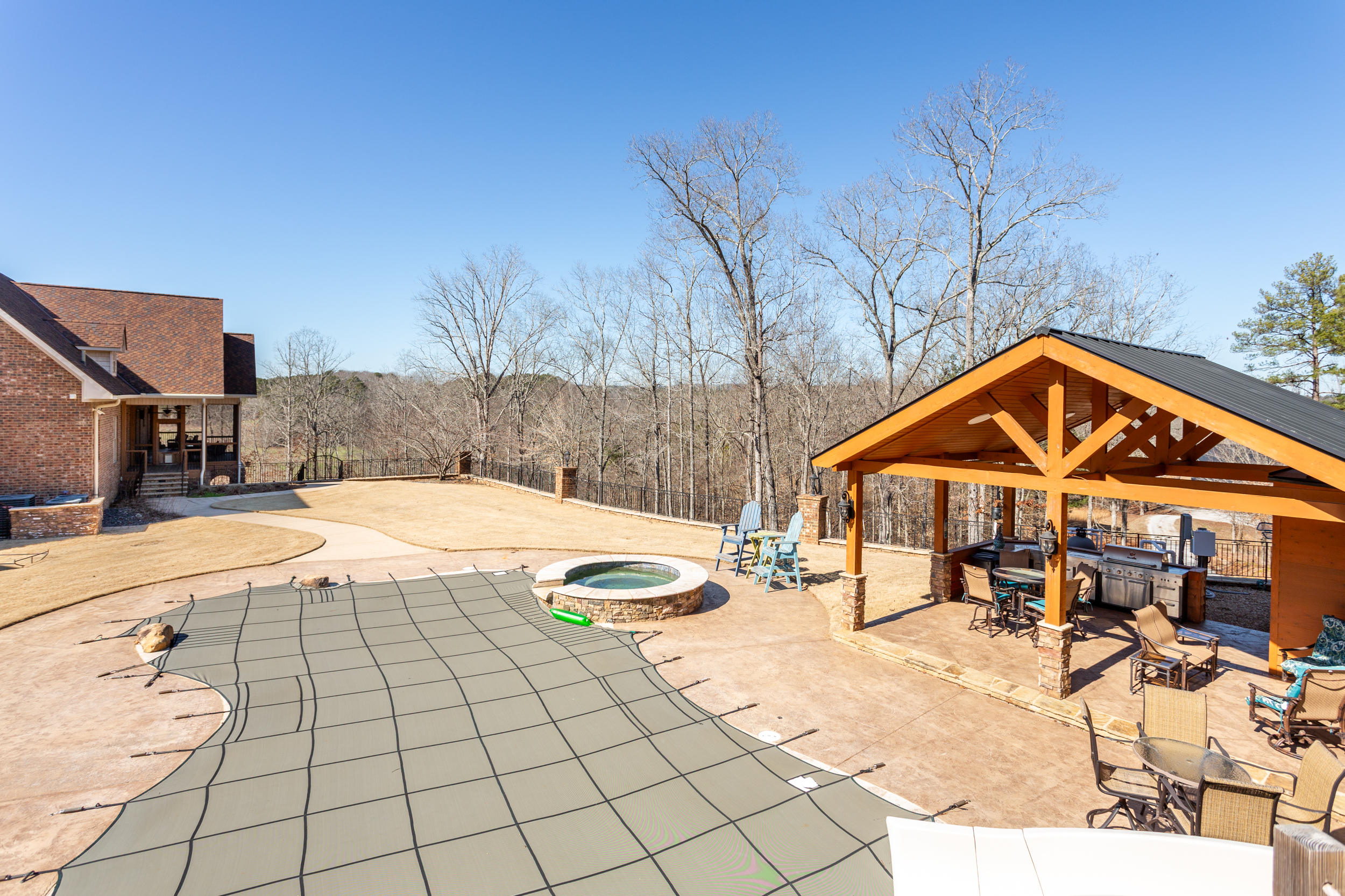 Covered pool (winter time)